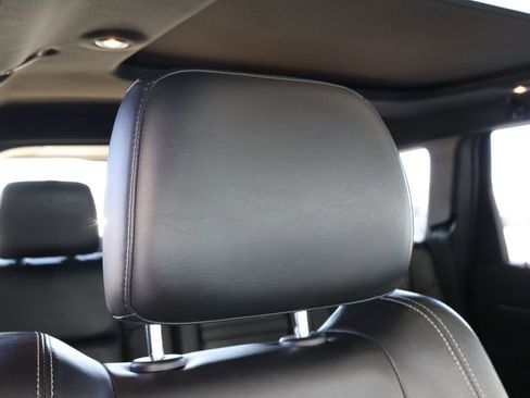 Used 2017 Jeep Grand Cherokee Limited w/ Luxury Group II image 38