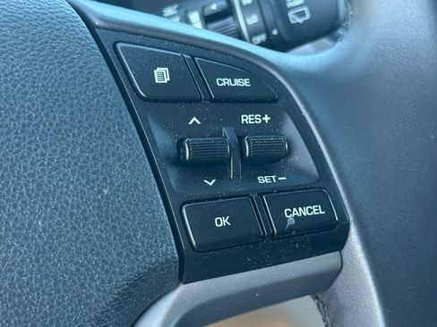 Used 2016 Hyundai Tucson Limited w/ Option Group 03 FWD image 15