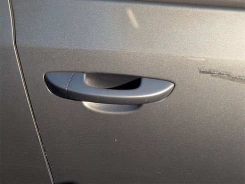 Used 2011 Volkswagen Golf 4-Door image 11