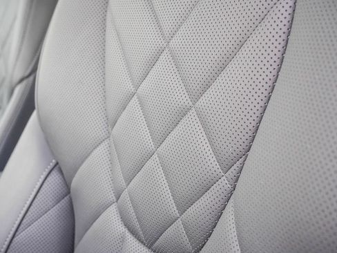Used 2024 BMW X5 sDrive40i w/ M Sport Package RWD image 24