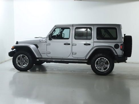 Used 2021 Jeep Wrangler Unlimited Sahara image 42
