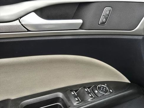 Used 2020 Ford Fusion S image 9