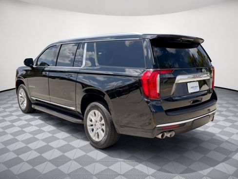 Used 2023 GMC Yukon XL Denali RWD image 3