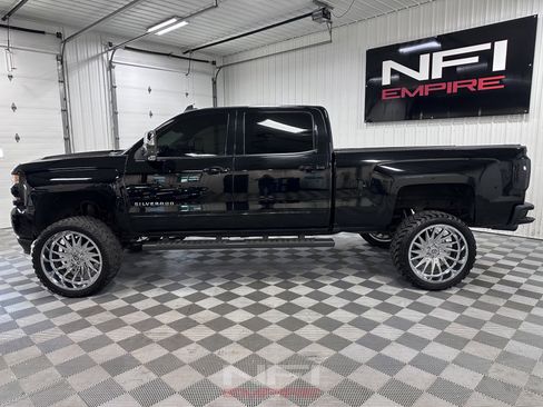 Used 2017 Chevrolet Silverado 1500 LT w/ All Star Edition AWD/4WD image 2
