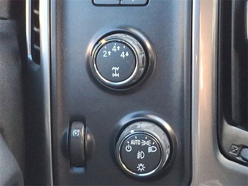 Used 2015 Chevrolet Silverado 2500 LT w/ LT Convenience Package image 28