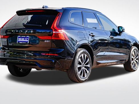 Used 2025 Volvo XC60 B5 Plus image 7