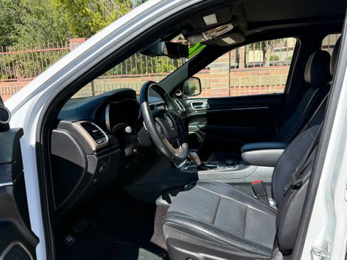 Used 2016 Jeep Grand Cherokee Summit AWD/4WD image 6