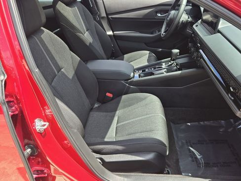 Used 2025 Honda Accord Sport image 17