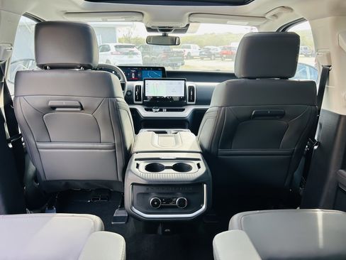 New 2025 Ford Expedition Active image 21