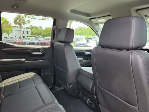 Used 2024 GMC Sierra 1500 SLT AWD/4WD image 27