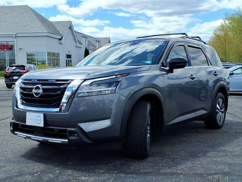 Certified 2024 Nissan Pathfinder SL AWD/4WD image 6