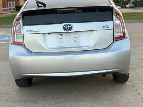 Used 2014 Toyota Prius Three FWD image 6