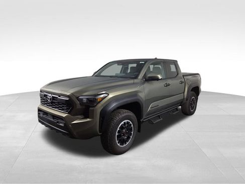 Used 2024 Toyota Tacoma TRD Off-Road w/ TRD Off Road Premium Package AWD/4WD image 2