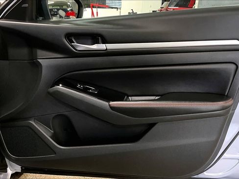 Used 2025 Nissan Altima 2.5 SR image 22