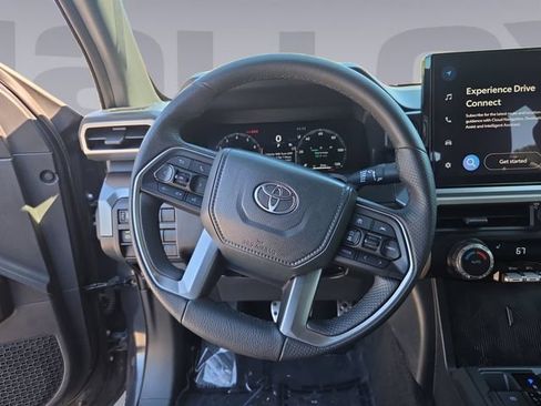 Used 2025 Toyota Tacoma TRD Sport AWD/4WD image 13