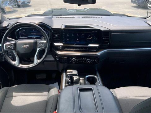 Used 2022 Chevrolet Silverado 1500 LT Trail Boss w/ LPO, Dark Essentials Package AWD/4WD image 14