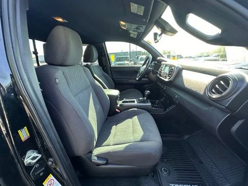 Used 2019 Toyota Tacoma TRD Off-Road w/ Technology Package AWD/4WD image 30