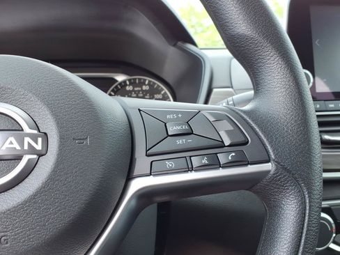 Used 2023 Nissan Altima 2.5 SV AWD/4WD image 21