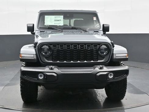 Used 2024 Jeep Gladiator Sport image 7
