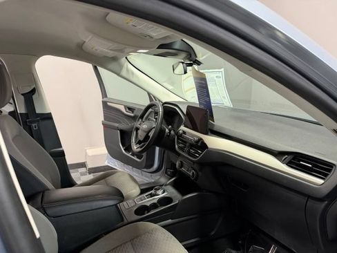 Used 2022 Ford Escape SE w/ Convenience Package FWD image 25
