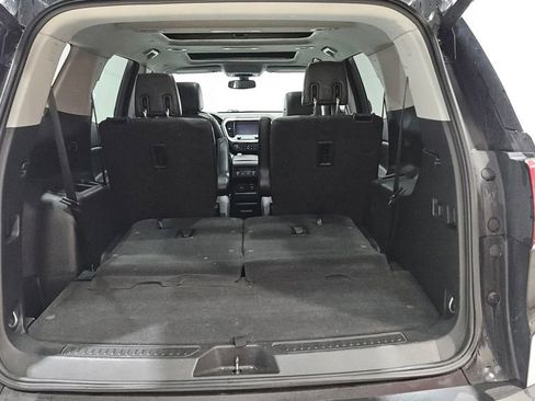 Used 2019 GMC Acadia SLT w/ Black Edition image 8