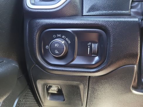 Used 2023 RAM 1500 Big Horn AWD/4WD image 31