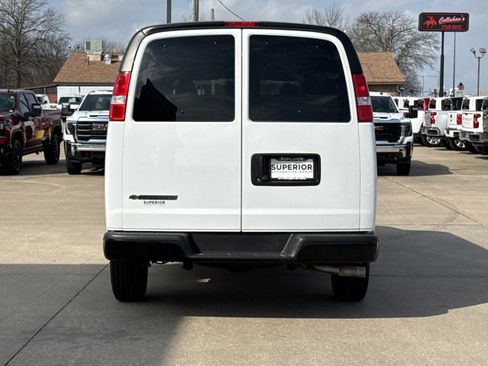 Used 2025 Chevrolet Express 3500 LS image 4