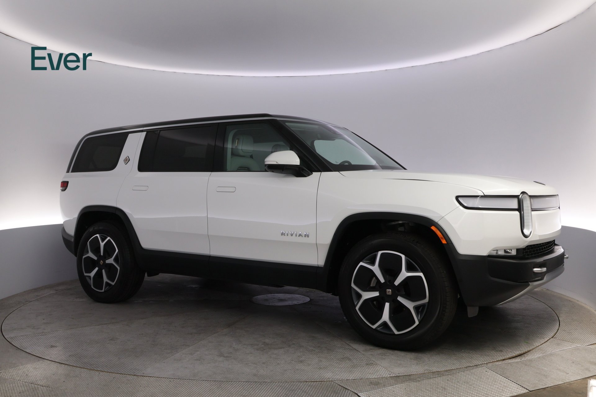 Used 2024 Rivian R1S Adventure Dual AWD/4WD image 14