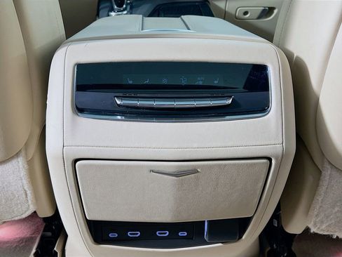 Used 2023 Cadillac Escalade Premium Luxury AWD/4WD image 26