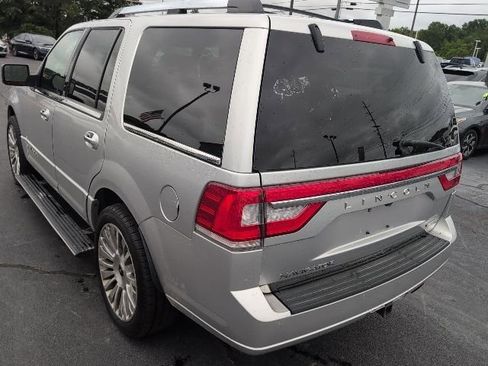 Used 2016 Lincoln Navigator Select AWD/4WD image 6