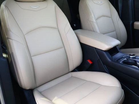 Certified 2024 Cadillac XT4 Luxury FWD image 21