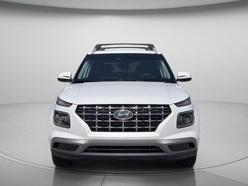 Used 2022 Hyundai Venue SEL FWD image 5
