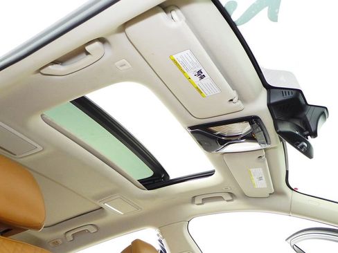 Used 2022 BMW 740i w/ Premium Package image 14