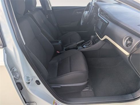 Used 2018 Toyota Corolla iM image 27