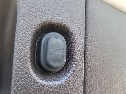 Used 2016 Chevrolet Tahoe LTZ image 9