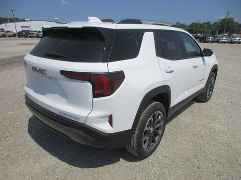 New 2027 GMC Terrain Elevation w/ Elevation Premium Package FWD image 4