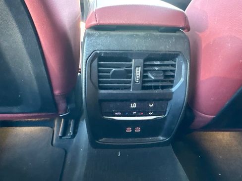 Used 2024 BMW 330i Sedan w/ Convenience Package RWD image 16