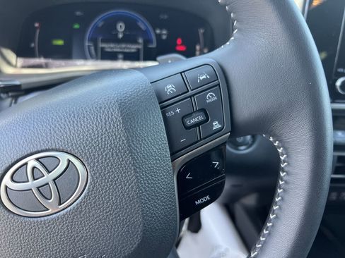 Used 2025 Toyota Camry SE FWD image 20