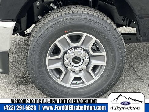New 2026 Ford F250 4x4 Crew Cab Super Duty image 11