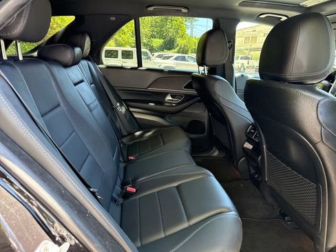 Used 2025 Mercedes-Benz GLE 450e 4MATIC image 10