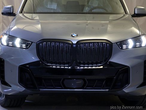 New 2026 BMW X5 xDrive40i w/ M Sport Package AWD/4WD image 6