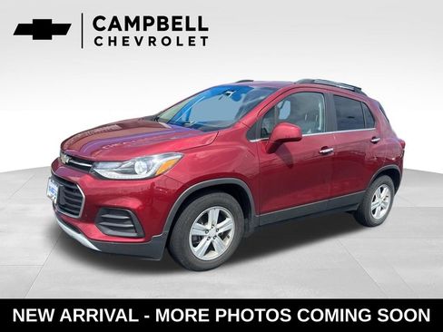 Used 2018 Chevrolet Trax LT w/ LT Convenience Package FWD image 1