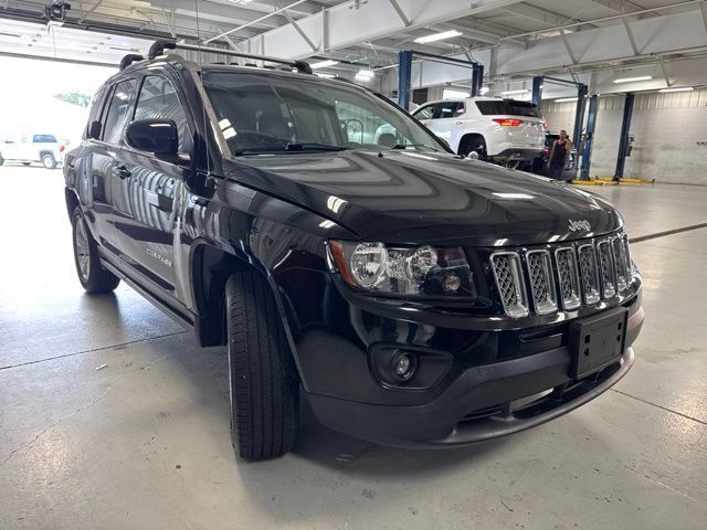 Used 2016 Jeep Compass Latitude w/ Sun/Sound Group AWD/4WD image 25