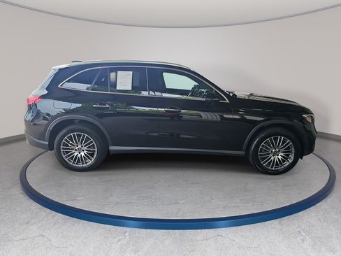 Used 2026 Mercedes-Benz GLC 300 image 5