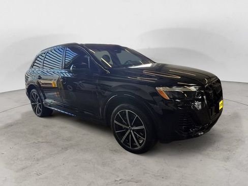Used 2025 Audi Q7 2.0T Premium Plus w/ Premium Plus Package AWD/4WD image 3