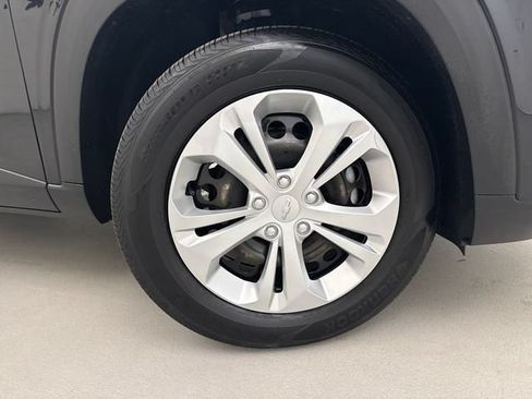 Used 2024 Chevrolet Trax LS FWD image 24