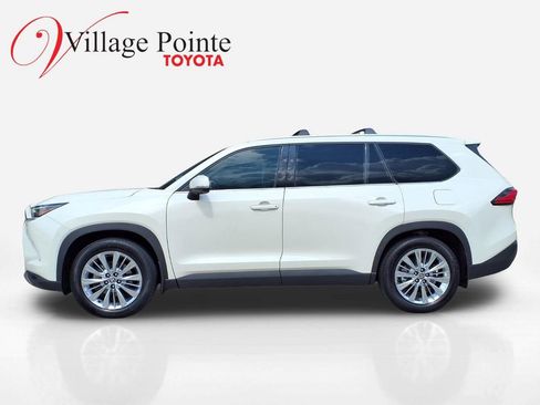 Certified 2024 Toyota Grand Highlander Platinum AWD/4WD image 2