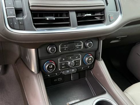 Used 2024 Chevrolet Tahoe Z71 w/ Luxury Package AWD/4WD image 17