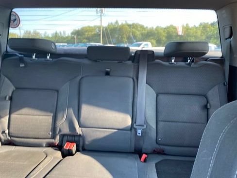 Used 2019 Chevrolet Silverado 1500 LT Trail Boss w/ Convenience Package AWD/4WD image 28
