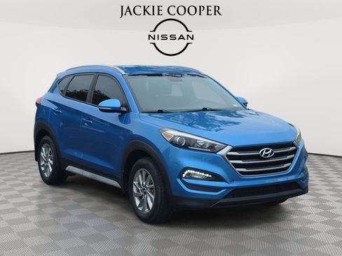 Used 2017 Hyundai Tucson SE Plus FWD image 3